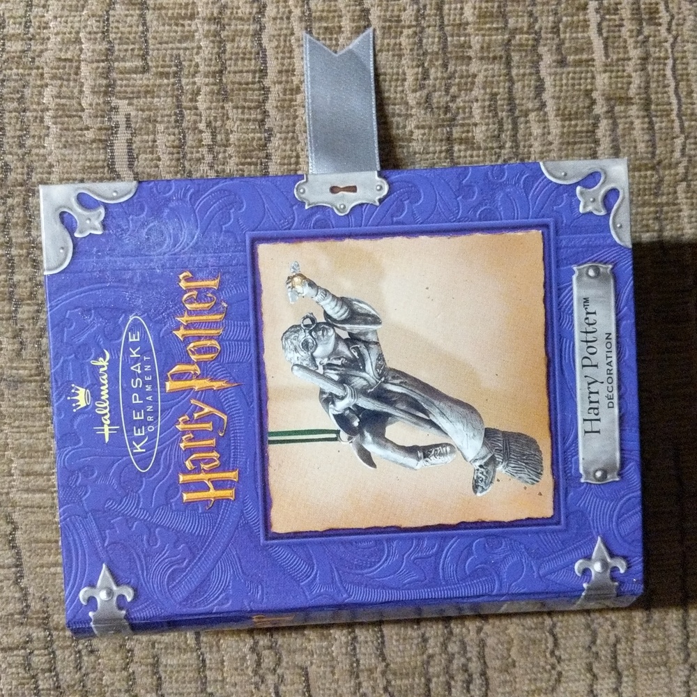 #567 Harry Potter 2000 Hallmark Keepsake Ornament Harry Potter Series. "Pewter"